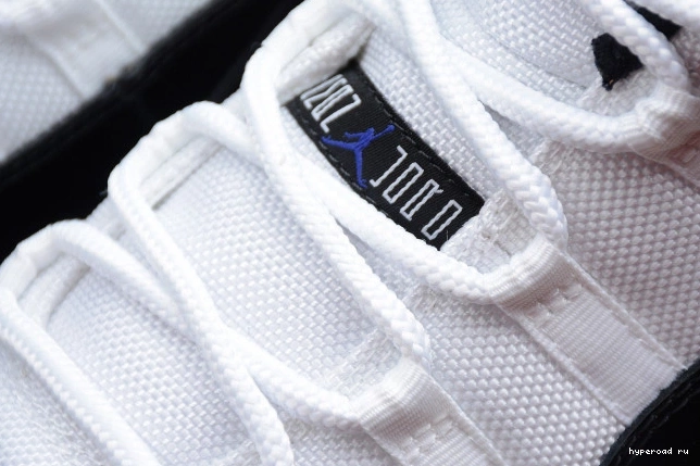 Jordan Black "Concord" 11 White Air 528895-153 Retro Low  mens 1030